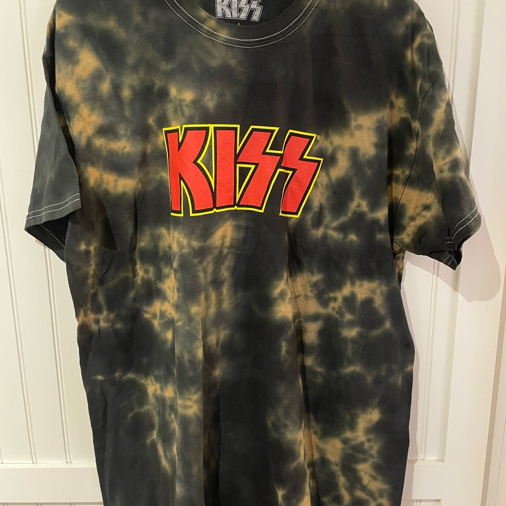 Kiss Tie-Dye Graphic T-Shirt NWOT Large